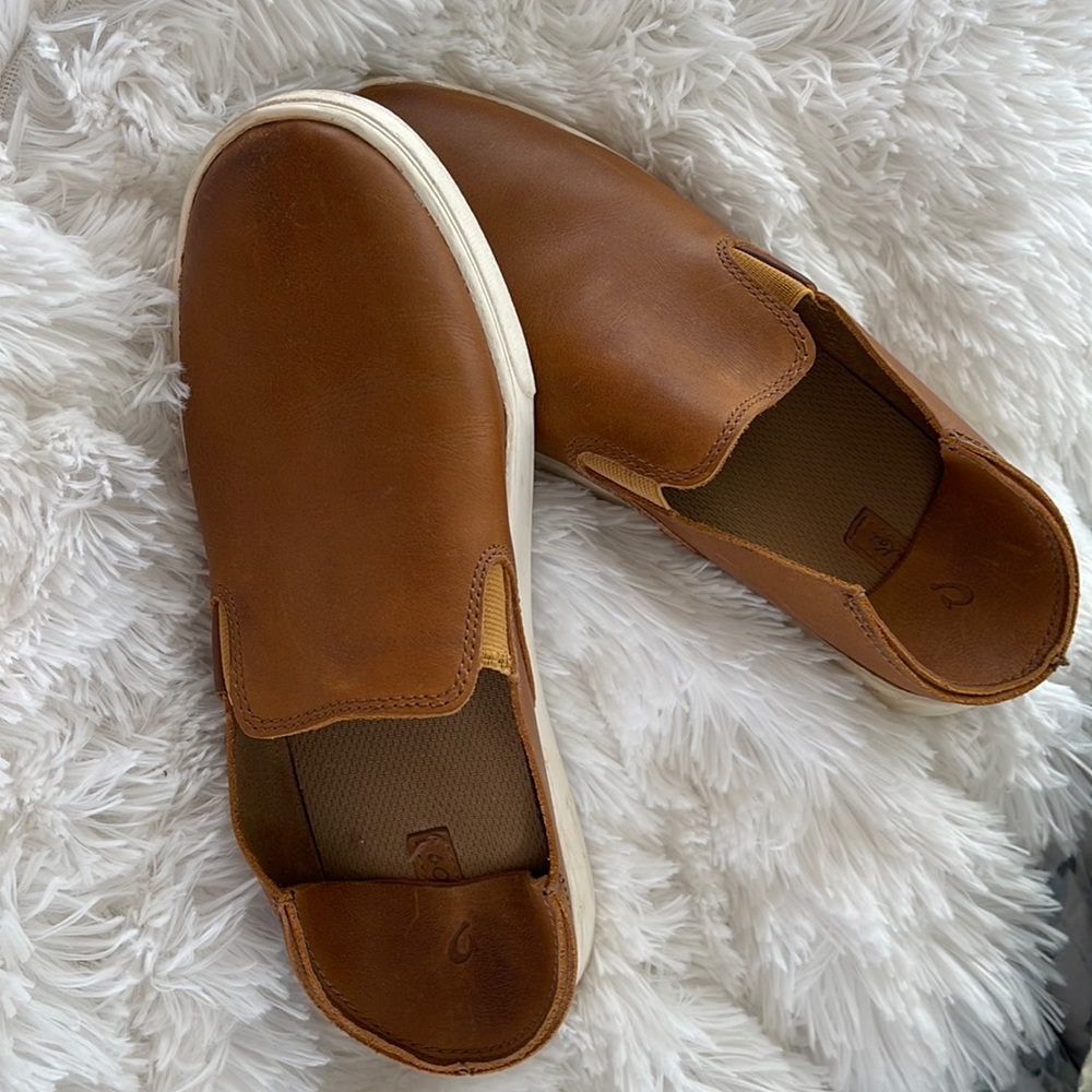Leather slip on sneakers size 7 1/2